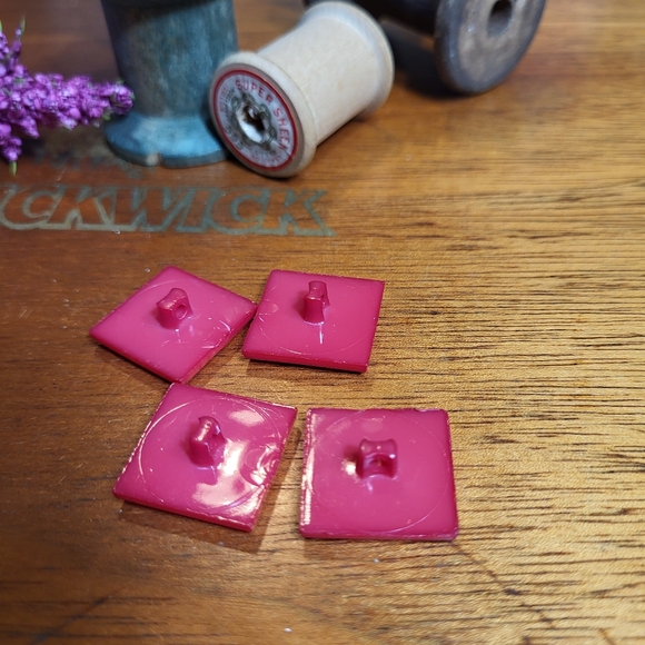 Vintage Red Square Plastic Shank Sewing Buttons ~ 4 Pieces - Picture 2 of 13